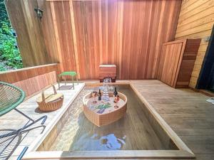 Sokcho Floating Whale Seorak Dojeok Waterfall Stay