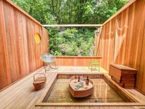 Sokcho Floating Whale Seorak Dojeok Waterfall Stay