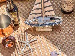 Sokcho Floating Whale Seorak Dojeok Waterfall Stay