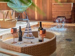 Sokcho Floating Whale Seorak Dojeok Waterfall Stay