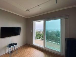 Yangyang Happy House Pension