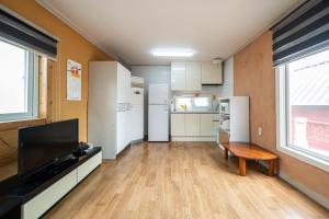 Night Calm Pension Yeosu