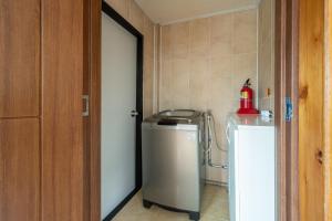 Night Calm Pension Yeosu