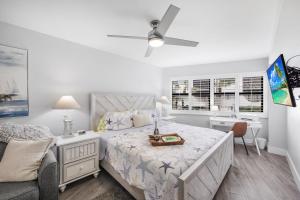 Cabana-style condo in Anglers Cove with pools and spas