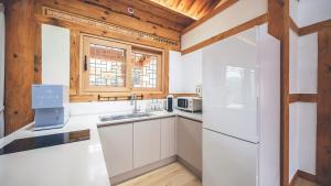 Gyeongju Ojae Hanok Pool Villa