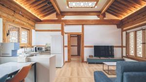 Gyeongju Ojae Hanok Pool Villa