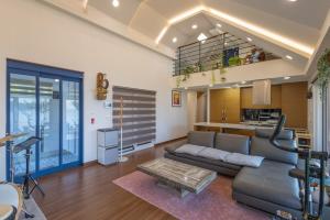 Namhae Boolgeun Noeul Pool Villa