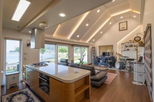 Namhae Boolgeun Noeul Pool Villa