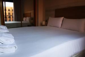 Beautiful apartment with pool, padel and parking - BB