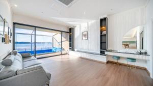 Muan Oberman Pet friendly Pool Villa