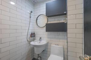 Geoje Yolo Guesthouse