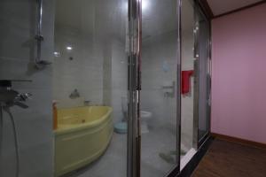 Geoje Haewanaru Youthtel