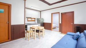 Taean Anmyeondo Lake and Sea Village Pension