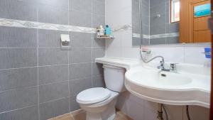 Taean Anmyeondo Lake and Sea Village Pension