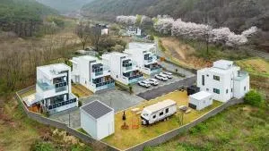 Damyang Saintopey Pool Villa - Namwon