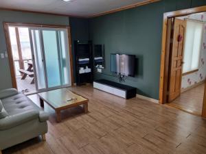 Goesan Joryeong Pension