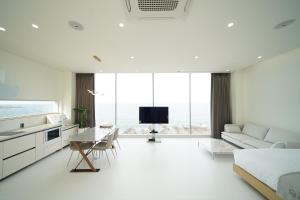 Pohang Horizon Poolvilla