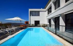 ממלכת החלומות - וילה מהממת עם בריכה פרטית מחוממת, ממ"ד ונוף מהמם - Mikhmannim