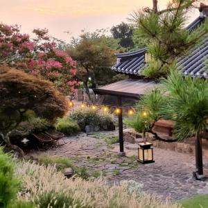 Naju Gotaeg Flowers are blooming on the mountain