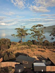 The Hide private Waterfront on Beautiful Bruny