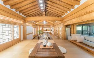 Gyeongju Gamseong Hanok Susu