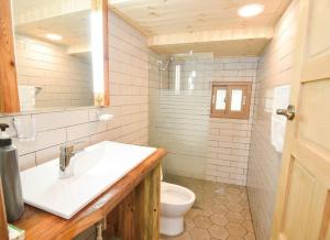 Gyeongju Stone Lantern Home Hanok Stay