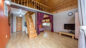 Taean Anmyeondo Pension Marimo