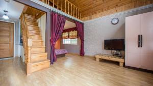 Taean Anmyeondo Pension Marimo