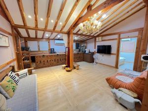 Suncheon Sumiyeonga Hanok Private House