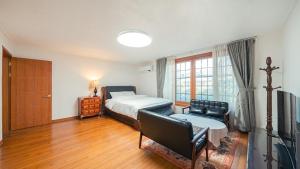 Gyeongju Recreation Area Hanok Pool Villa