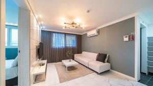 Geojedo Modern 239 Pension Spa, Netflix, Munhwanuri