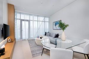 Amazing Sea Views with Direct West Beach Access