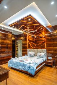 Zline Villa - Luxurious Pure Veg 8BHK with Party Hall in Lonavala