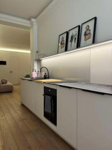 Merlot & Silver Apartments