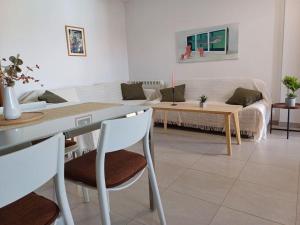Amplio duplex en la playa con piscina