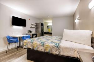 Studio 6 Fort Worth, TX - Stockyards East