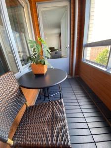 Downtown minimalist apartment with balcony 59m2