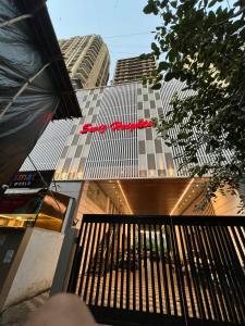 Studio Apartment 1 BHK near Kokilaben Ambani Hospital