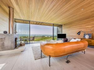 Breathtaking Home with Parking - Pass the Keys