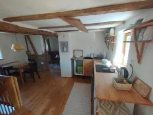 Kleine urige Unterkunft im Lehmbau - Müschenbach