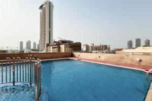 Lux 2BR with Sea Views in Marina