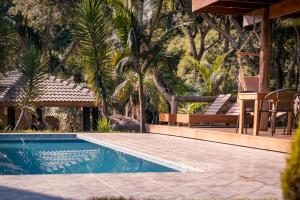 Chalés Villa Pinhal - Hidromassagem dupla, lareira e café da manhã - 12 km do centro