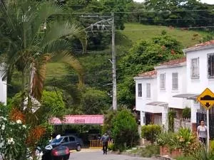 Segundo piso, dos habitaciones Floridablanca, 10 min del Hospital Internacional, casco urbano - Loma Mesa de Ruitoque