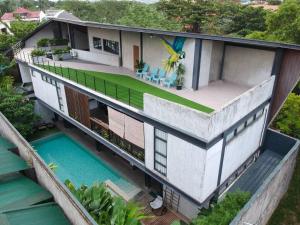 CASA TROPICA VILLAS - Lambana Villa Modern Hot Spring Pool Pet-Friendly Private Resort with Mountain View
