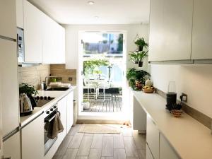 Holiday Duplex, 2 terraces and kingsize bed