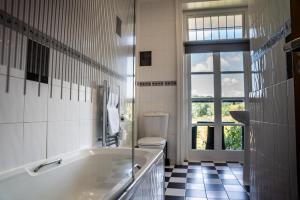 King Room with Balcony room in Balmer Lawn