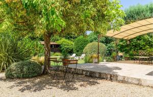 Maisons de vacances Cozy Home In Pernes Les Fontaines : photos des chambres