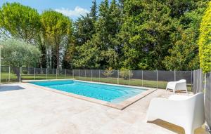 Maisons de vacances Cozy Home In Pernes Les Fontaines : photos des chambres