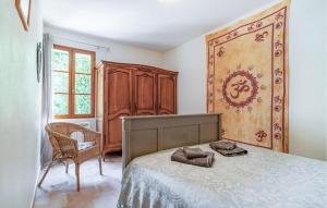 Maisons de vacances Cozy Home In Pernes Les Fontaines : photos des chambres