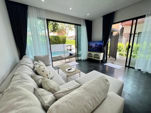 2 BR Modern Pool Villa Chalong